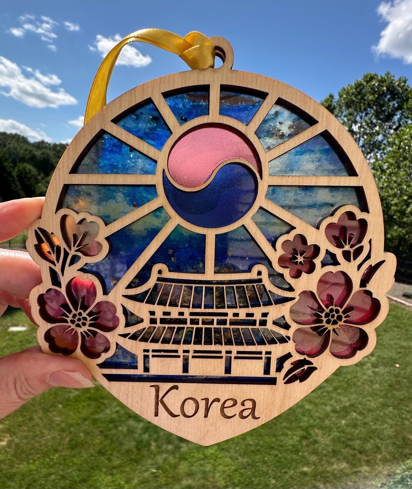 Korean Palace Suncatcher: Gyeongbokgung, Rose of Sharon, Maple Wood