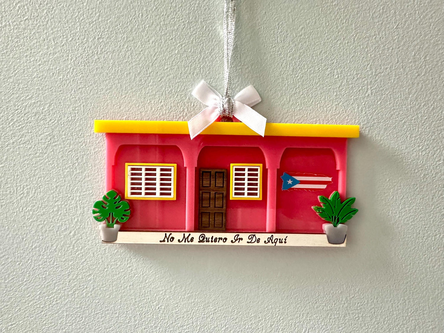 Casita de la Residencia de Choli, Benito Christmas ornament acrylic pink house