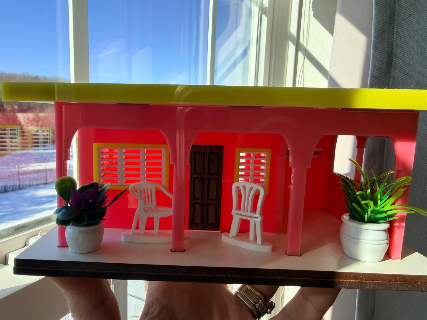 La Casita de La Residencia Benito, minature pink house with lights, Choli memorabilia